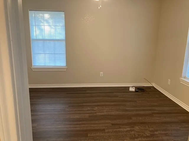 310 Westview Ln — Photo 12
