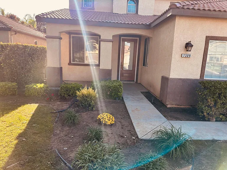7309 Sleepy Lagoon Dr — Photo 2