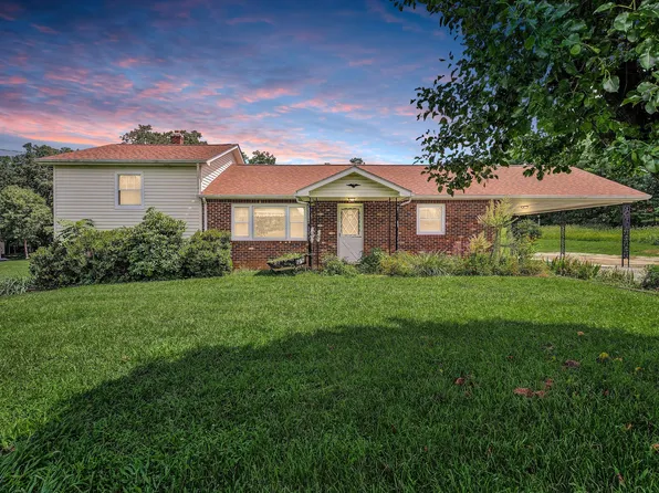 204 Farm View Rd, Glade Hill, VA 24092