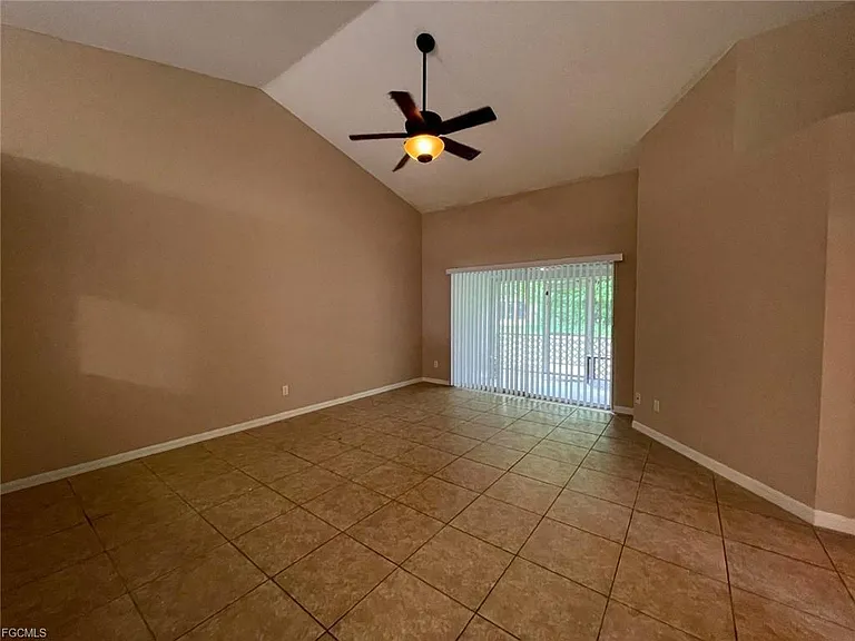 908 W Cape Coral Pkwy — Photo 8