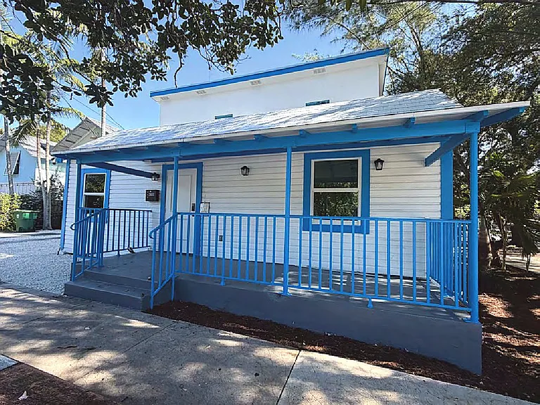 3603 Charles Ave — Photo 1