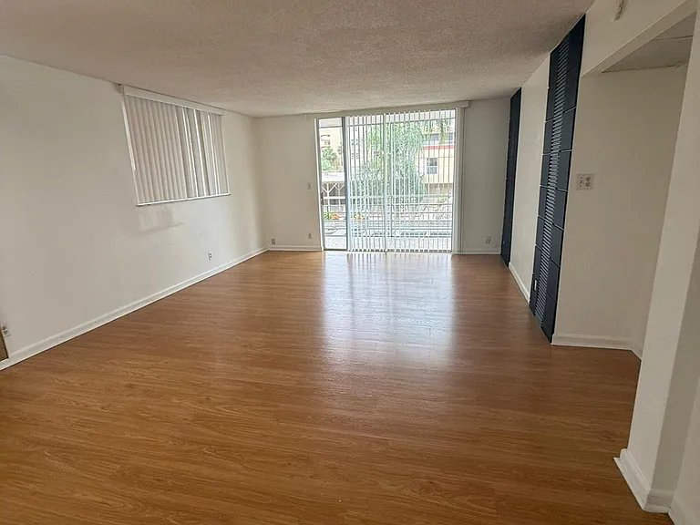 404 NW 68th Ave #206 — Photo 8