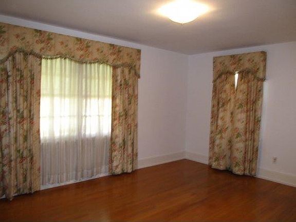 5th image of 644 W Main St