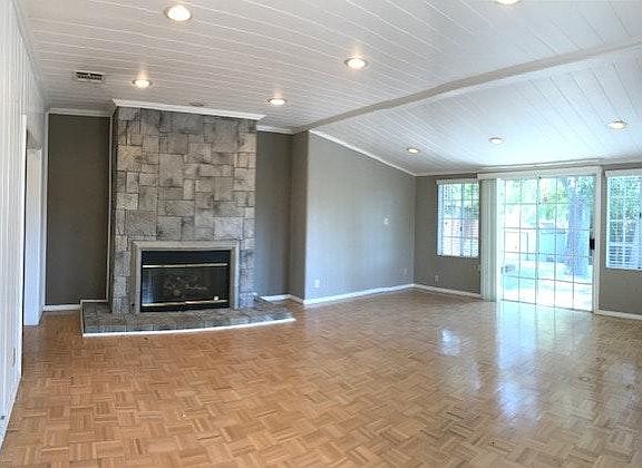 4th image of 2726 Los Olivos Ln