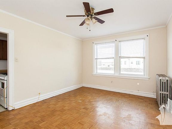 5th image of 711 W Belmont Ave APT 501L