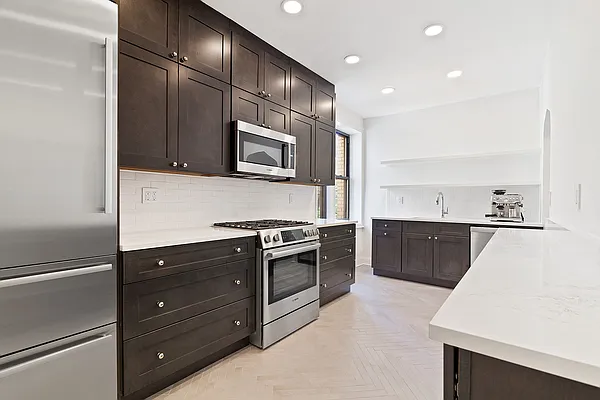 Sold by Compass | media 1
