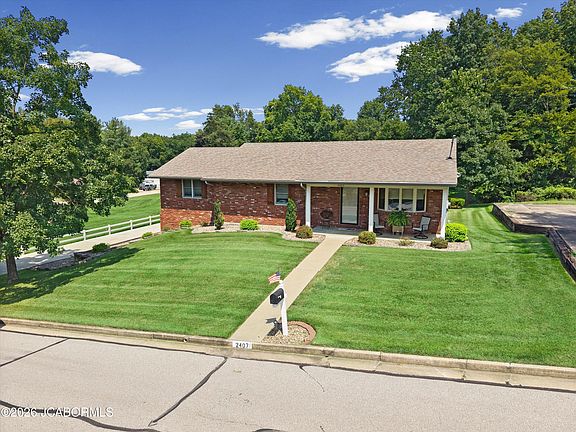 3rd image of 2407 Scenic Dr