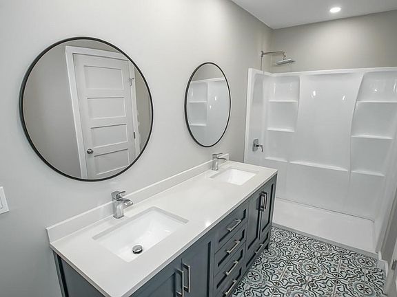 4th image of 4328 Touro St