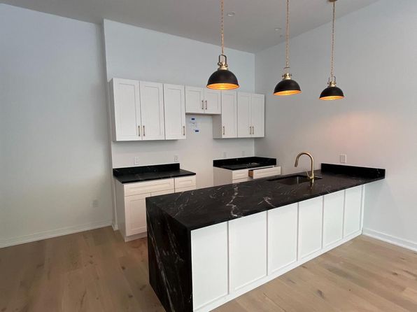 36 Narberth Ave N #203