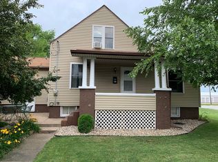 584 N Main St, Farmington, IL 61531