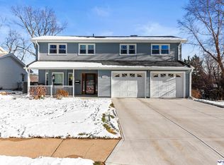 1102 Potter Rd, Bellevue, NE 68005