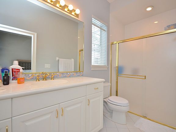 3rd image of 211 Eastpark Dr