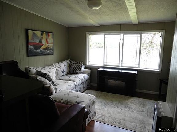 3rd image of 2720 Dixie Hwy APT 1