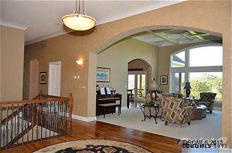 5th image of 2083 Wedgewood Dr