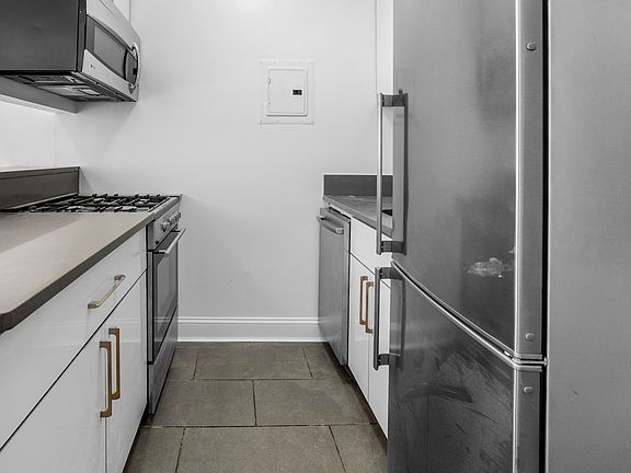 5th image of 305 E 91st St APT 2A