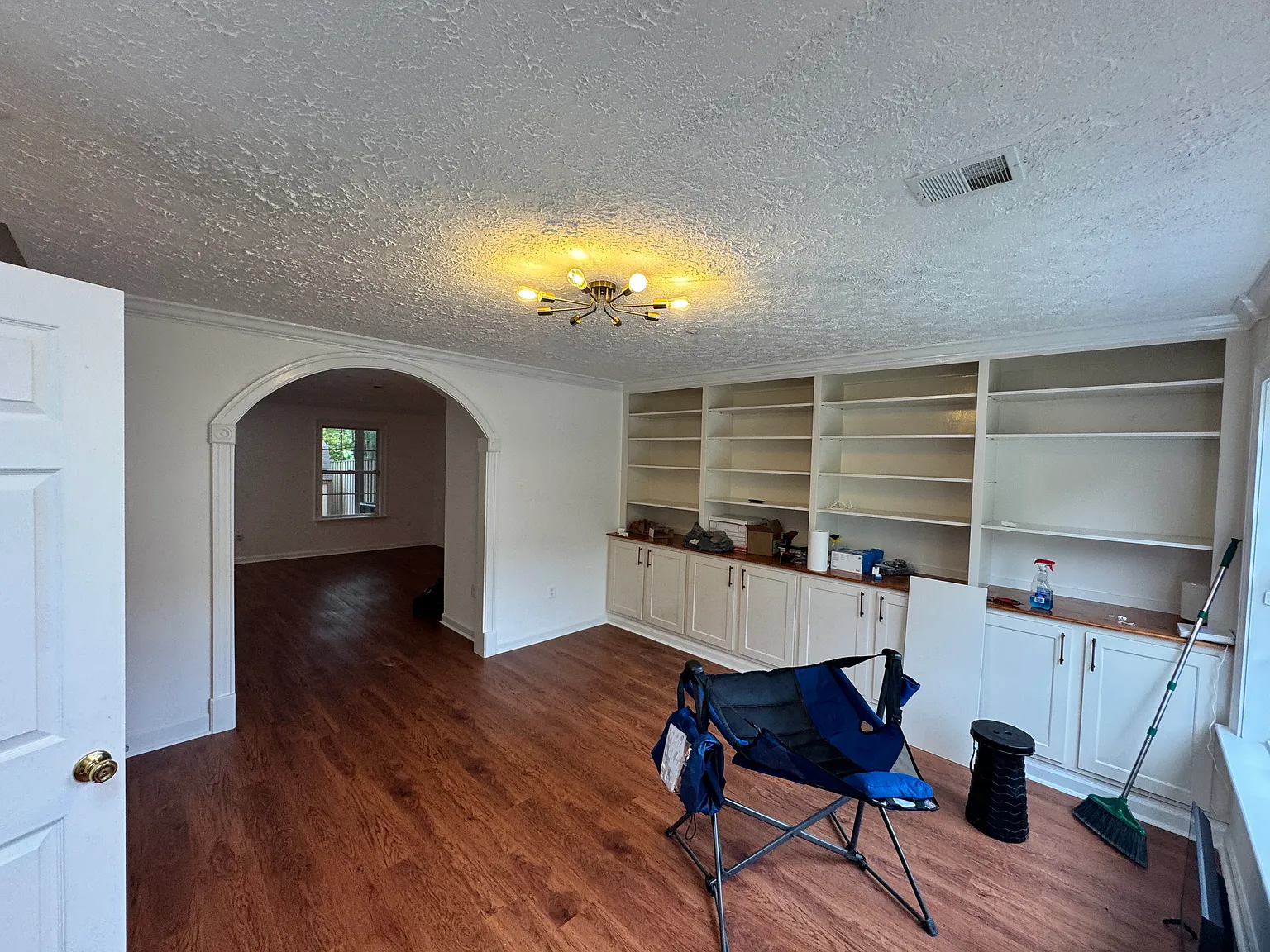 3BR/2.5+ end-unit townhome w/washer dryer — Photo 4