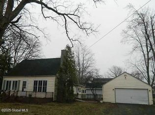 270 N 7th St, Lewiston, NY 14092