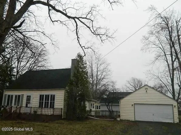 270 N Seventh Street, Lewiston, NY 14092