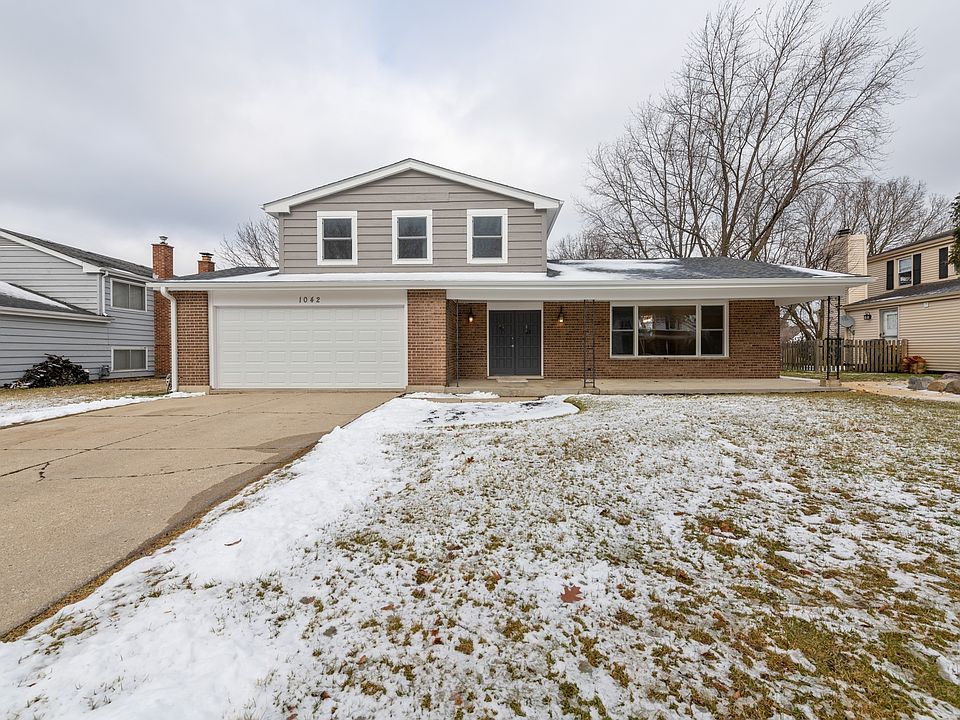 1st image of 1042 Tamarack Ln