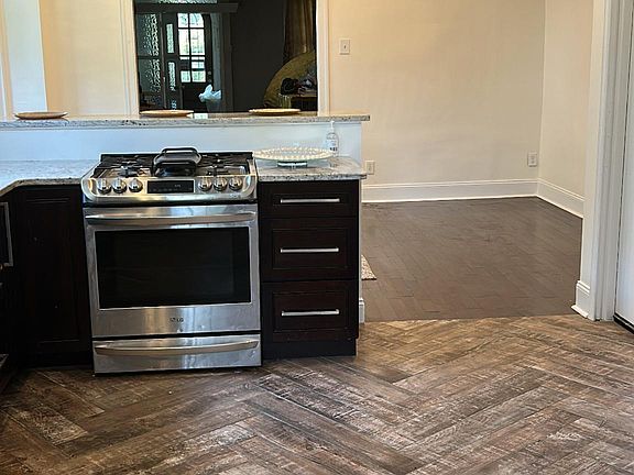 4th image of 5029 Schuyler St