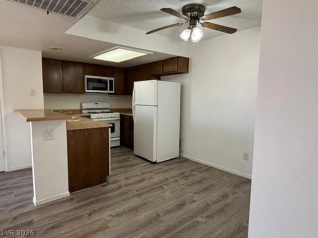 2 bed, 1.0 bath, 810 sqft, $1,005 — Photo 4