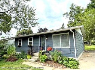 2121 Riverside Ct, Lansing, MI 48906