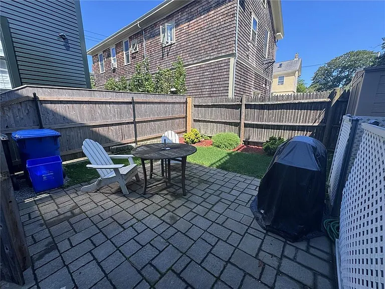 35 Elm St #B — Photo 26