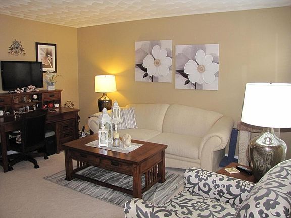 2nd image of 1381 Twin Pines Trl APT E