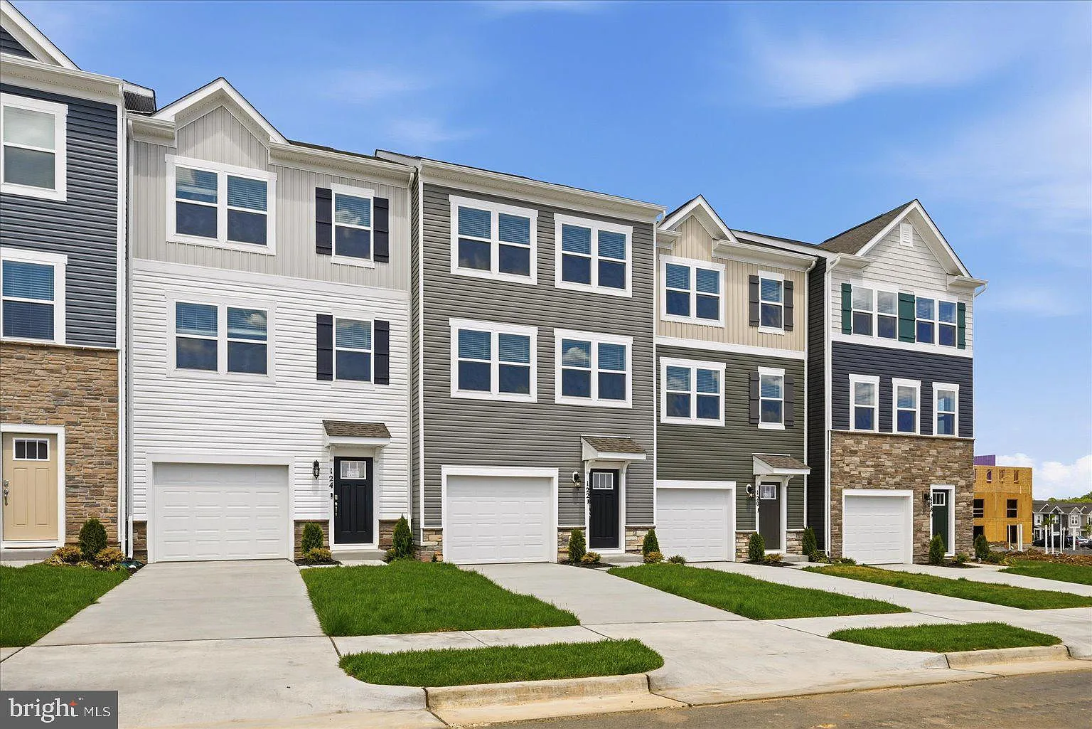 4 bed, 3.5 bath, 1889 sqft, $2,100 — Photo 3
