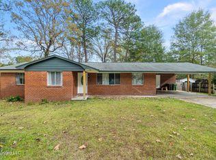 324 Emerson Dr, Hattiesburg, MS 39401
