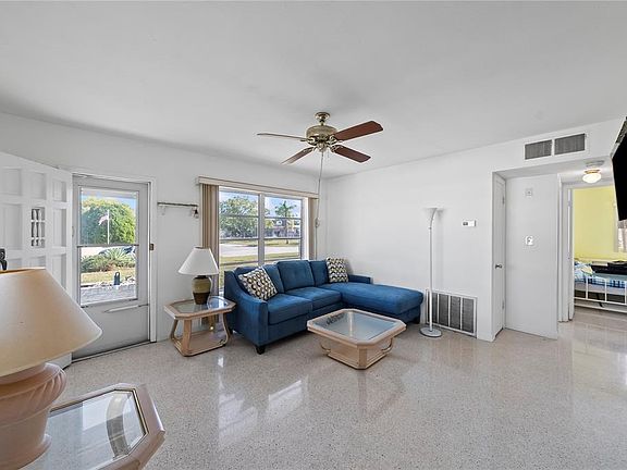 4th image of 10609 Raffia Dr