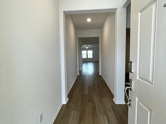 5th image of 500 Sebring Cir
