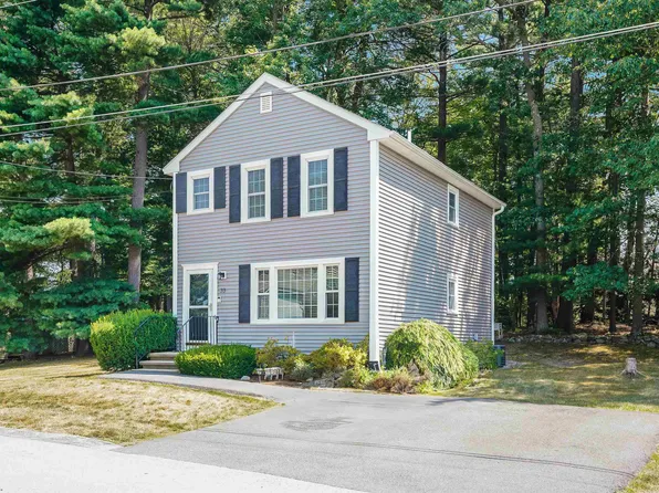 33 Burgundy Drive, Nashua, NH 03062