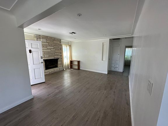 2nd image of 430 W Graves Ave