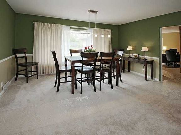 5th image of 31 Kessler Boulevard West Dr