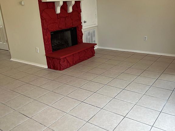 5th image of 2317 Justin Ln #B