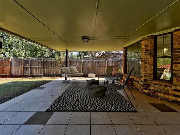 5713 NW 65th St, Warr Acres, OK 73132