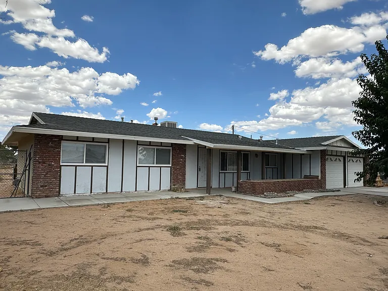 13776 Kiowa Rd — Photo 1