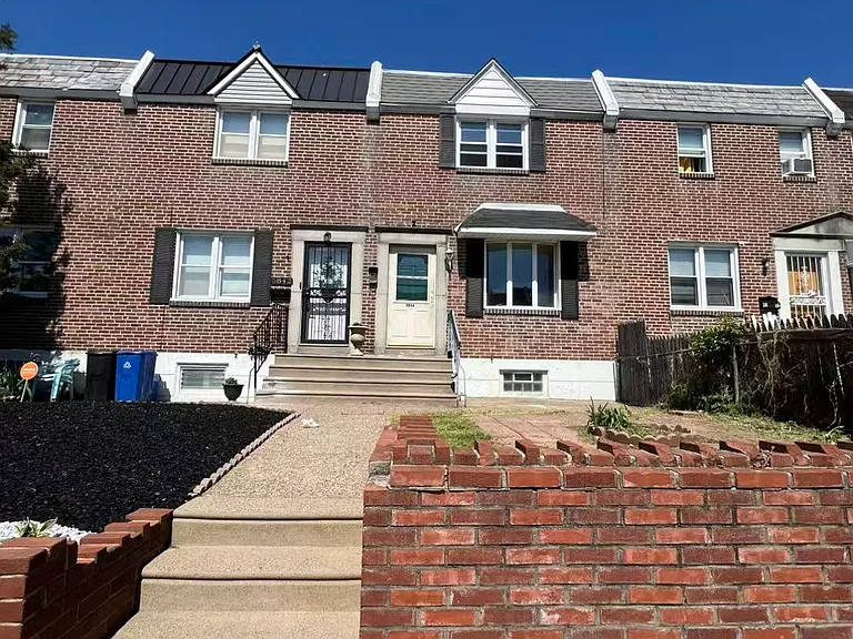 5844 Akron St — Photo 1