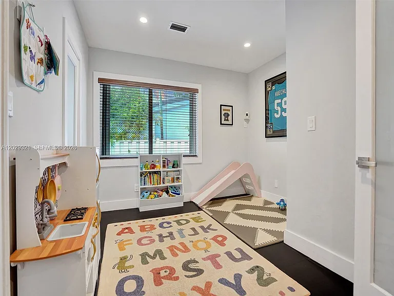 1912 NE 119th Rd — Photo 44