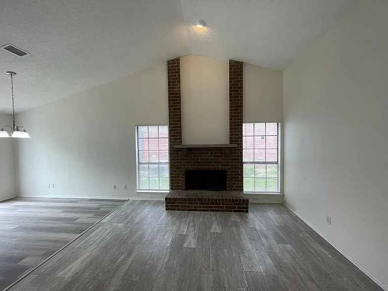 9415 Rutherglen Dr — Photo 5