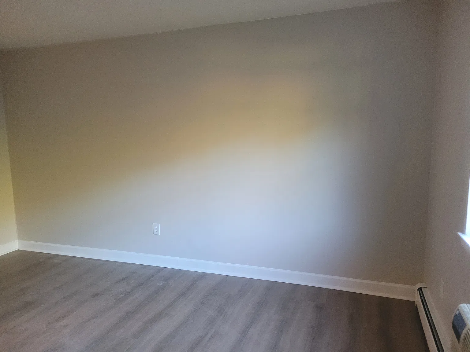 1 bed, 700 sqft, $1,900 — Photo 2