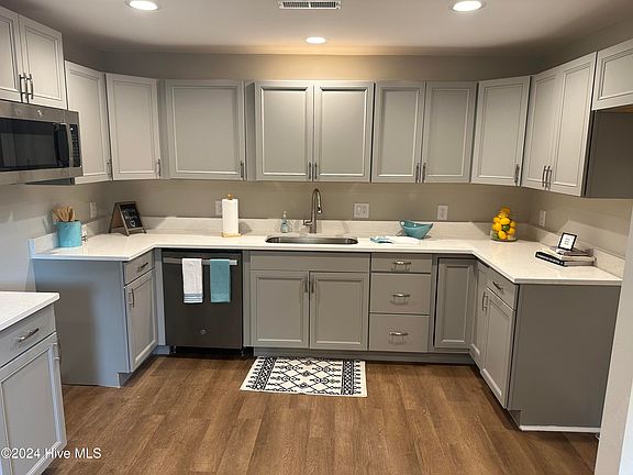 2nd image of 1404 E Fourteenth Street