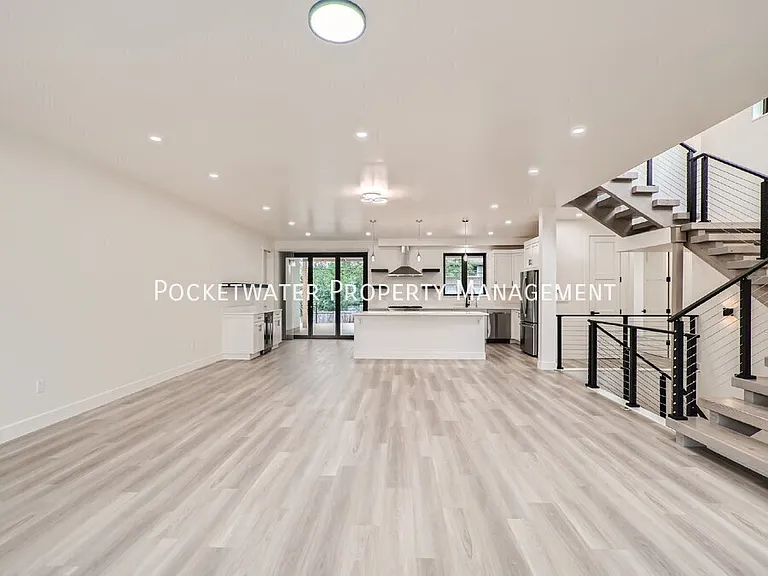 3595 Darley Ave — Photo 4