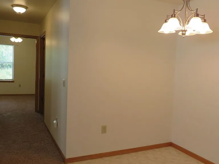 2532 Arthur St — Photo 10