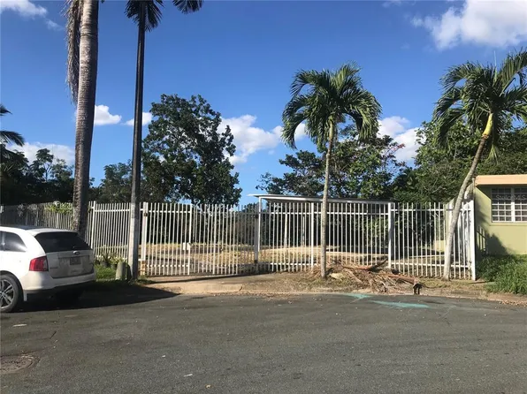 Urb Bella Vista Gardens Calle #11A, Bayamon, PR 00957