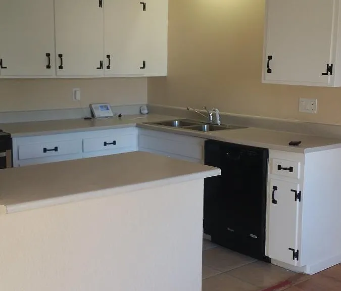 4102 Comanche Rd NE — Photo 2