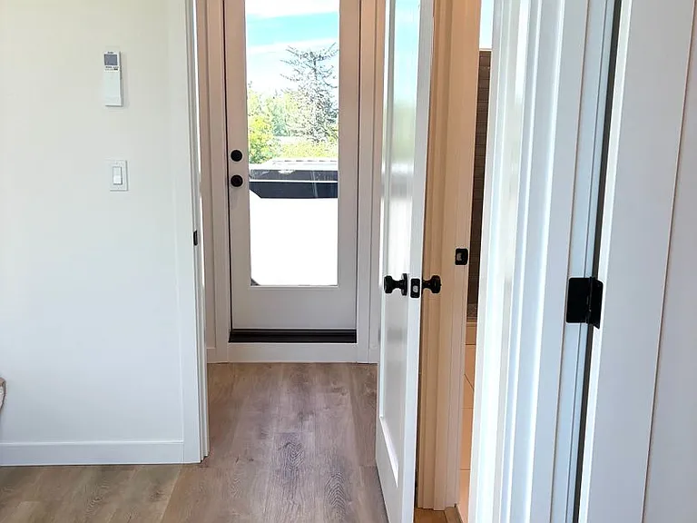 2925 39th Ave SW — Photo 2