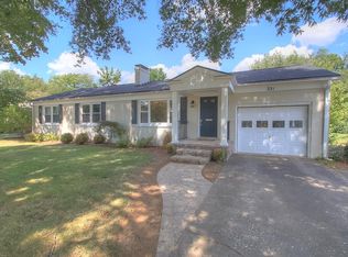 221 Greenbriar Rd, Lexington, KY 40503