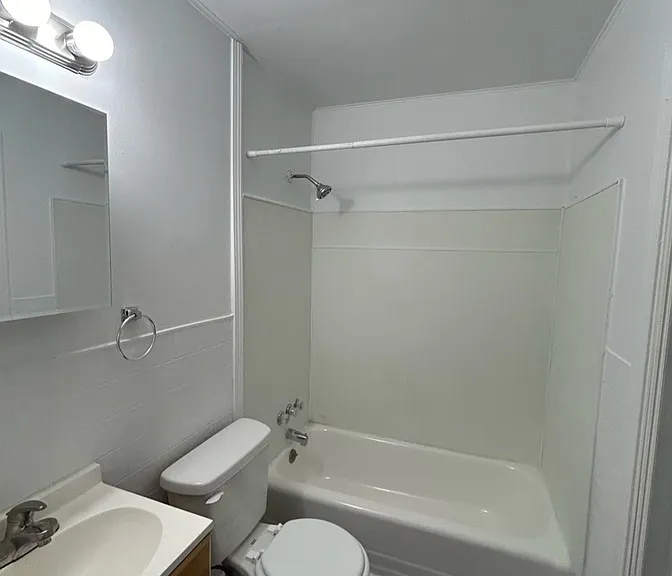 82 Harvey Pl — Photo 10